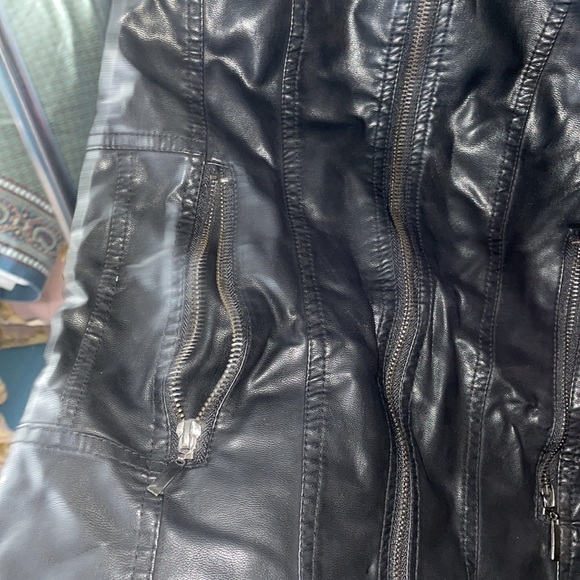Black Max Studio Leather Jacket with Zipper Detail - Picture 11 of 15
